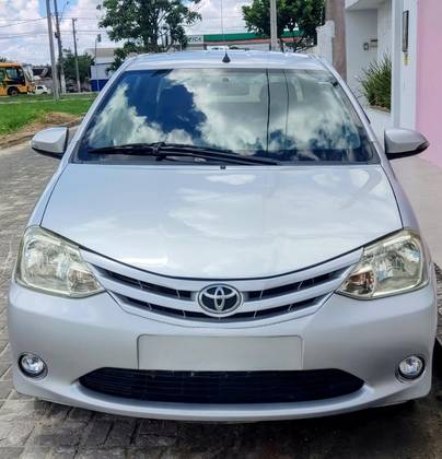 TOYOTA ETIOS 1.5 PLATINUM SEDAN 16V FLEX 4P MANUAL